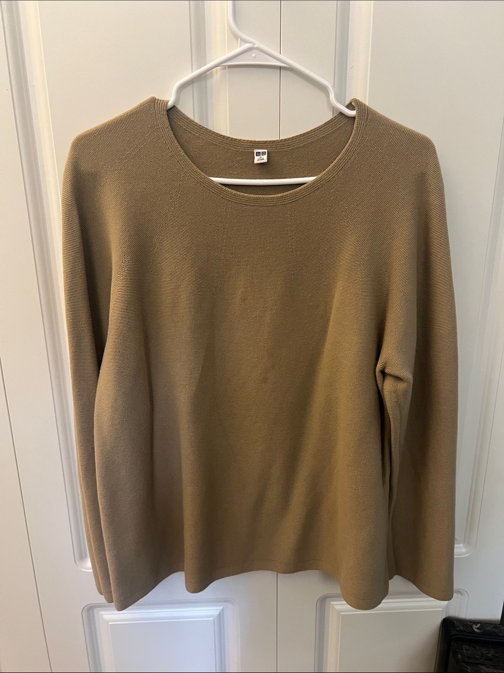Uniqlo Women's Scoop Neck Sweater in Camel